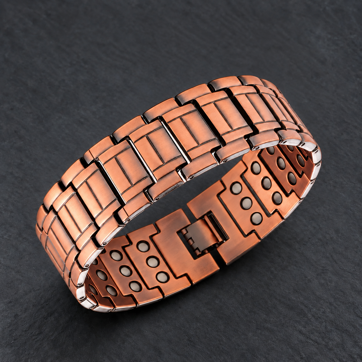 Standard Auren Link bracelet showing copper links and clasp